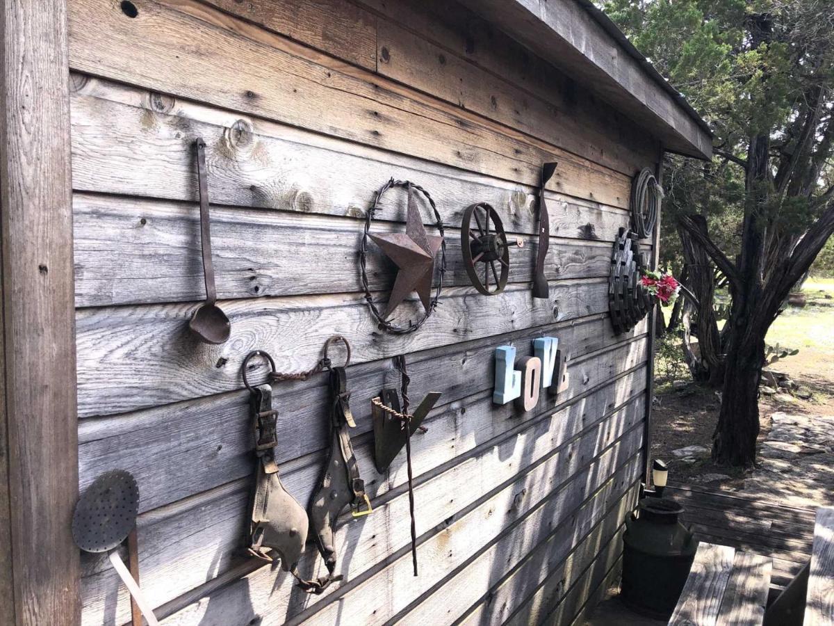 Rockin' B Ranch Love Shack Pipe Creek Экстерьер фото