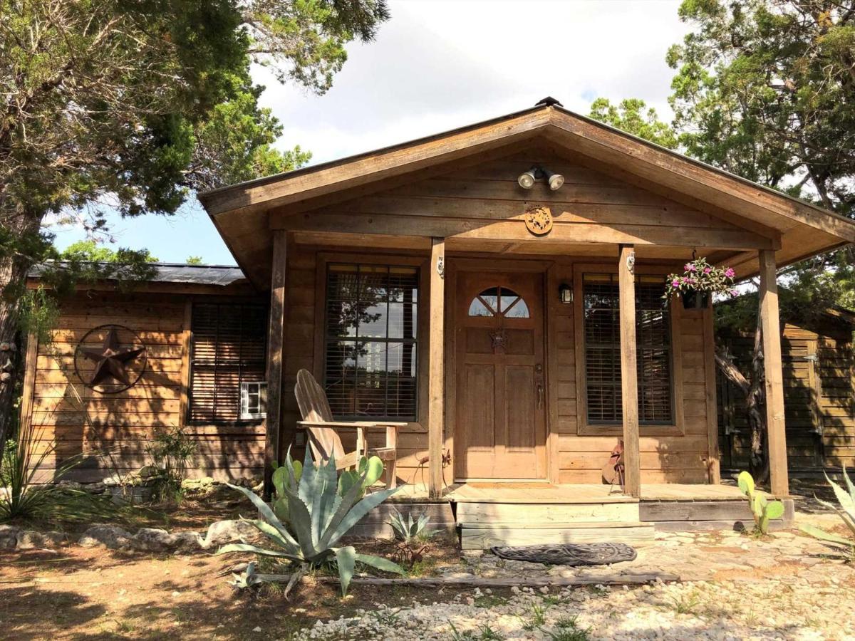 Rockin' B Ranch Love Shack Pipe Creek Экстерьер фото